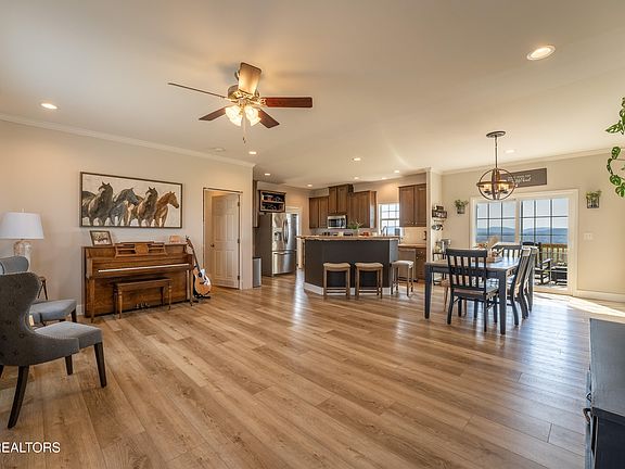 4th image of 2393 Forester Rd