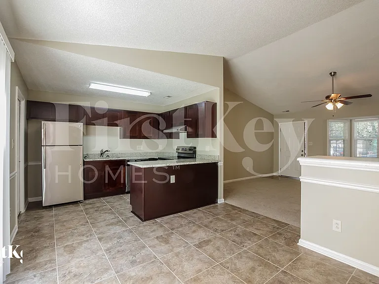 3204 Faircroft Way — Photo 10