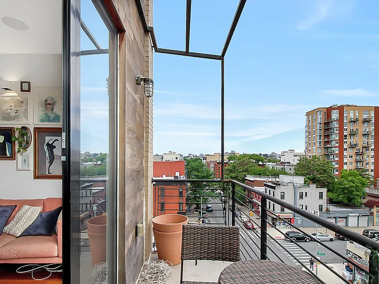 315 Franklin Ave #3F — Photo 8