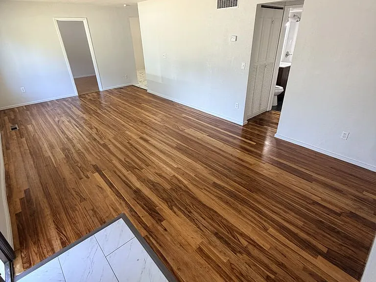 2518 Borst Ave — Photo 2