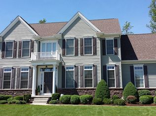 377 N Rockingham Way, Amherst, NY 14228