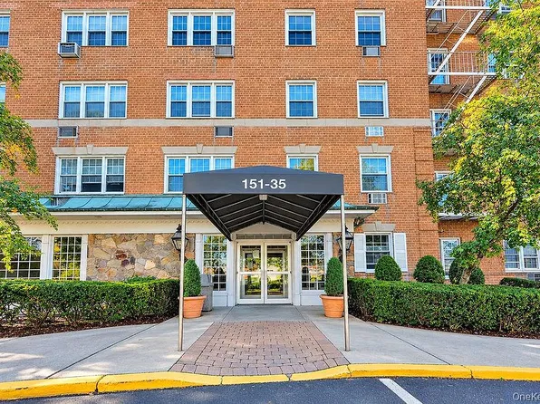 151-35 84th St #5G, Howard Beach, NY 11414