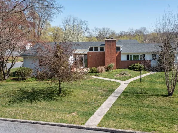 353 N 7th St, Coopersburg, PA 18036