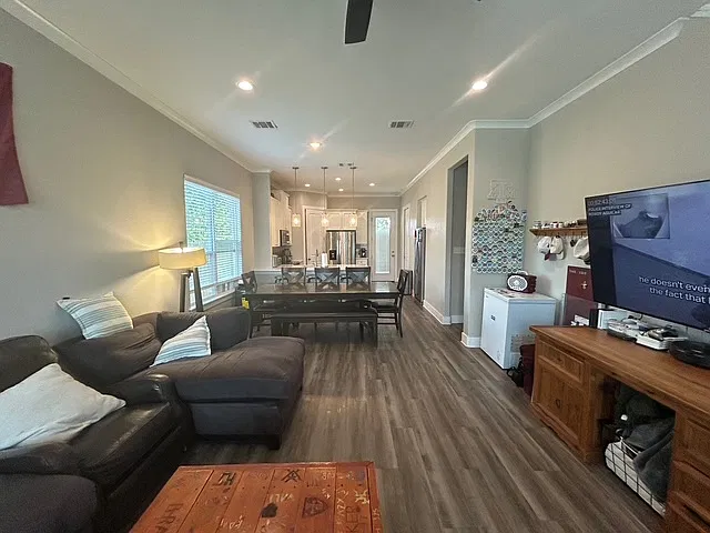 1426 Magnolia Drive - 1 — Photo 3