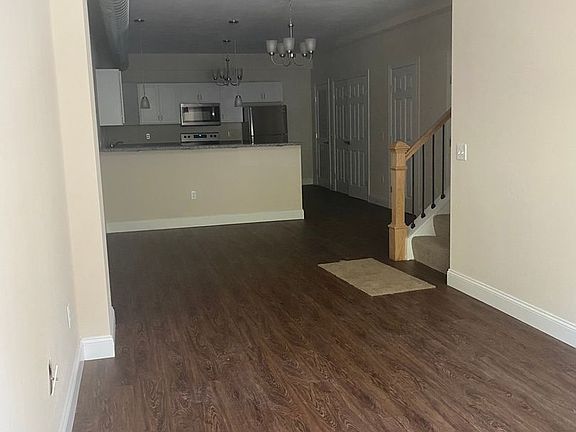 3rd image of 102 Newbury Hollow Ln #7-220