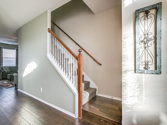 3rd image of 1314 Columbus Ln