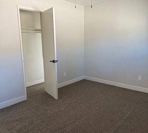 5th image of 410 W Park St #1