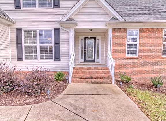 2nd image of 1010 Cody Ln