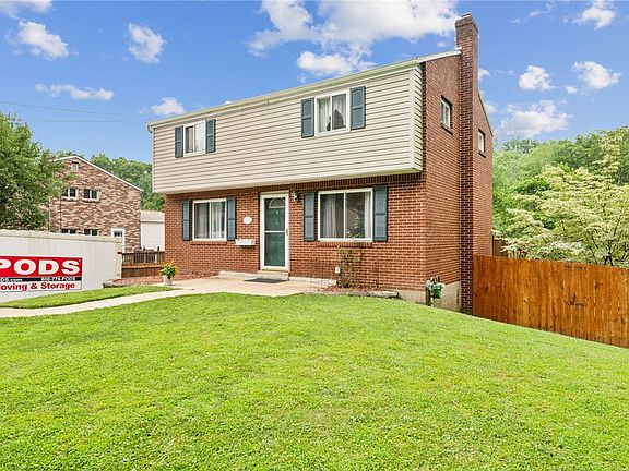 2nd image of 1541 Sugarloaf Dr