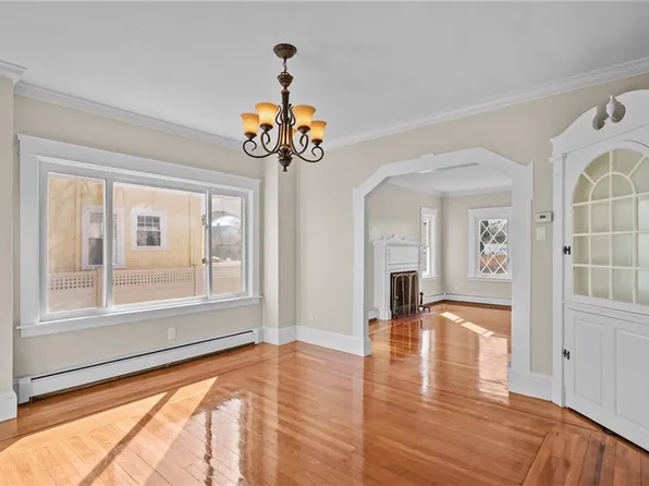 153 Ferncrest Ave, Cranston, RI 02905