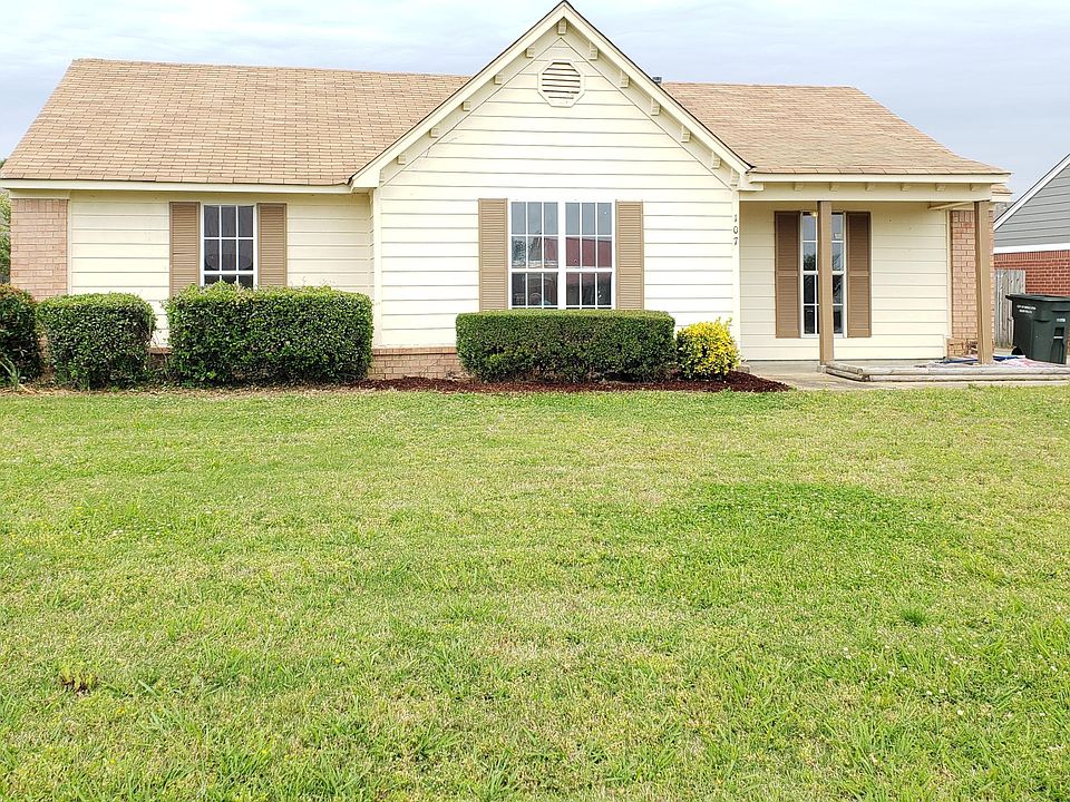 1st image of 107 Country Meadows Dr