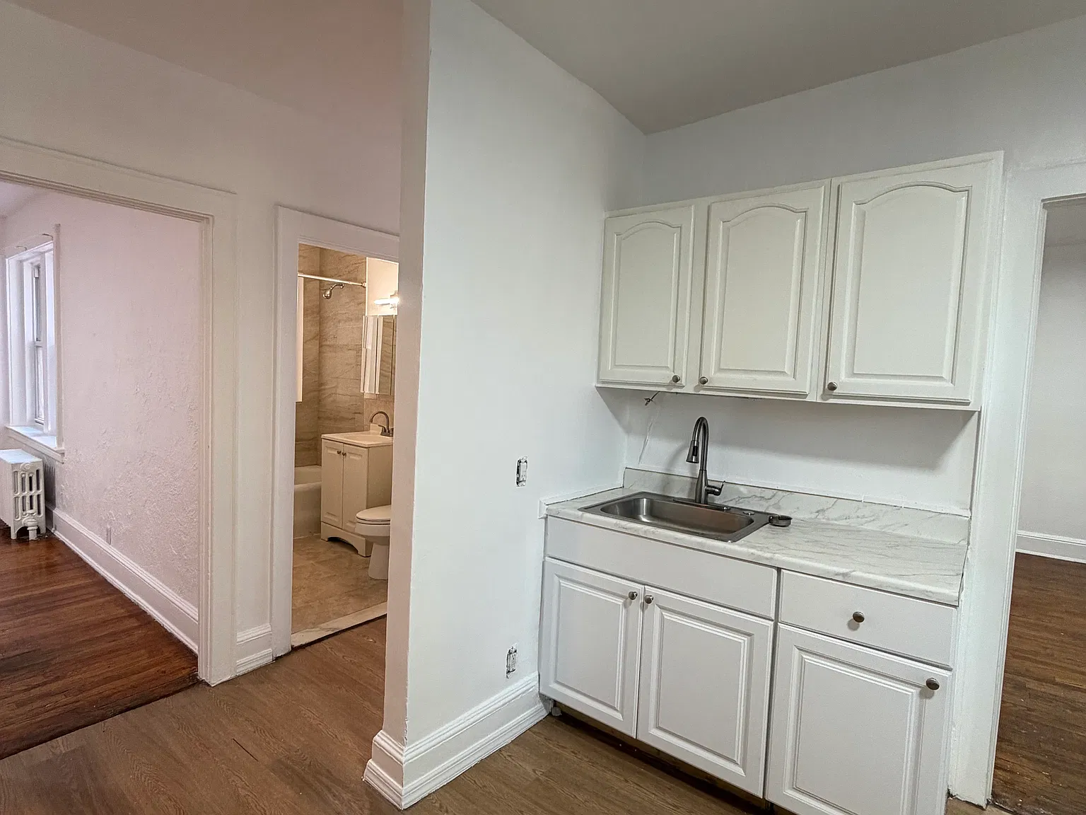 2 bed, 1000 sqft, $1,595 — Photo 2