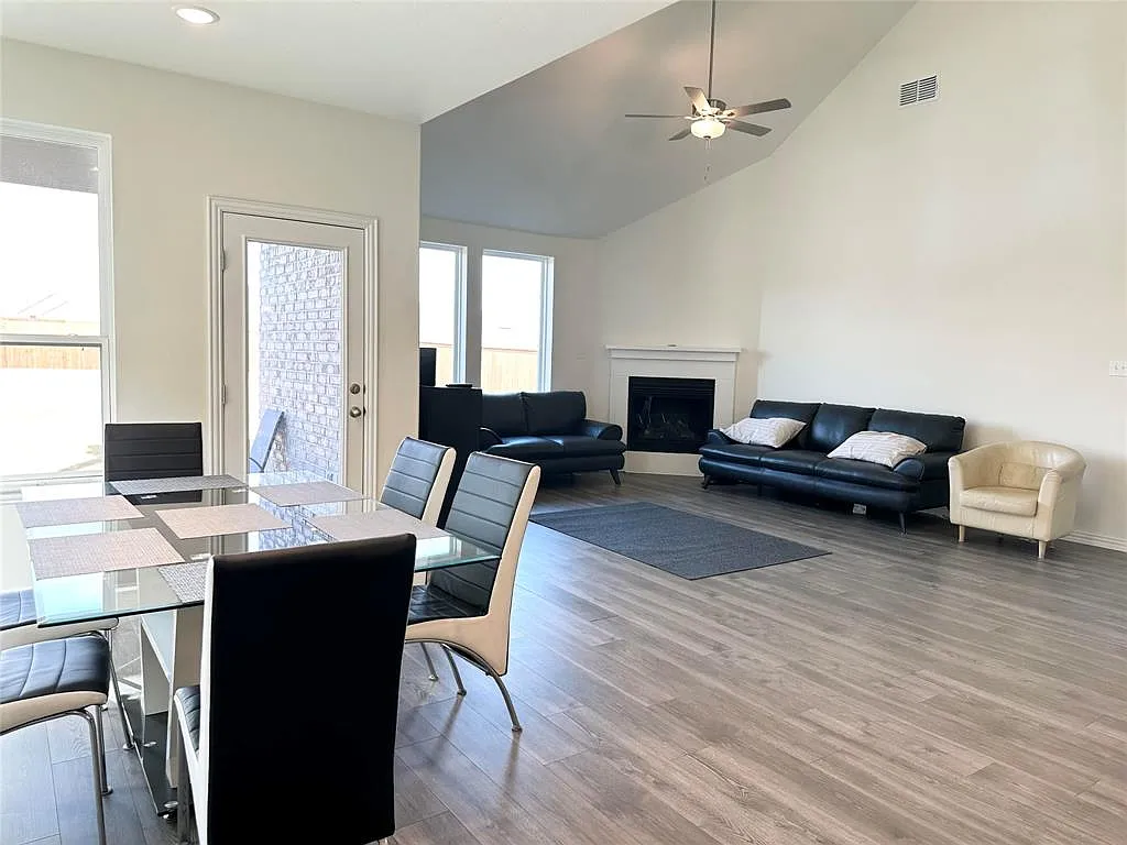 4 bed, 3106 sqft, $3,500 — Photo 4