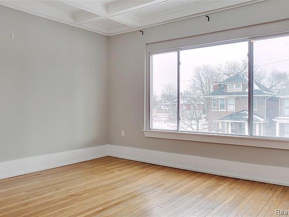 3rd image of 109 Leicester Ct #6