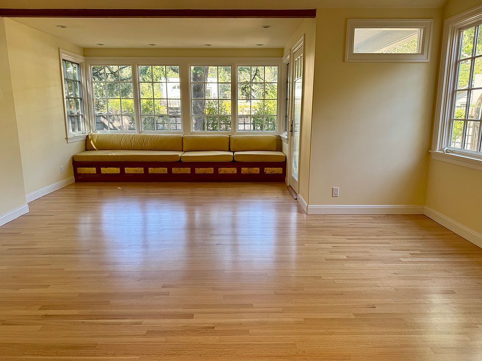 1st image of 164 Railroad Ave