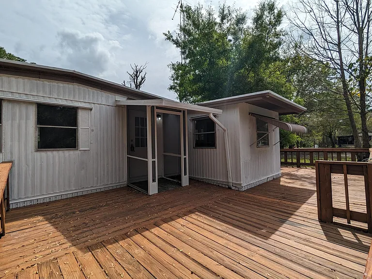 224 Pinehill Ln — Photo 4