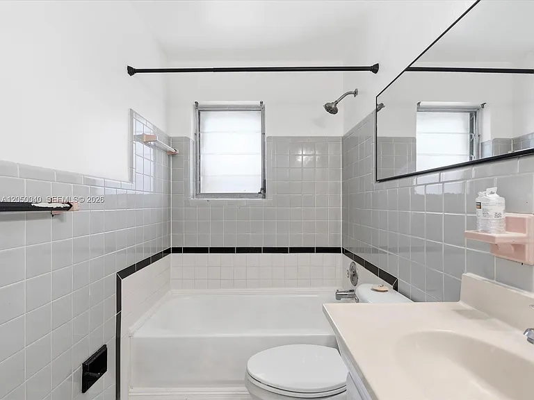 2513 NE 33rd Ave #1-2 — Photo 10