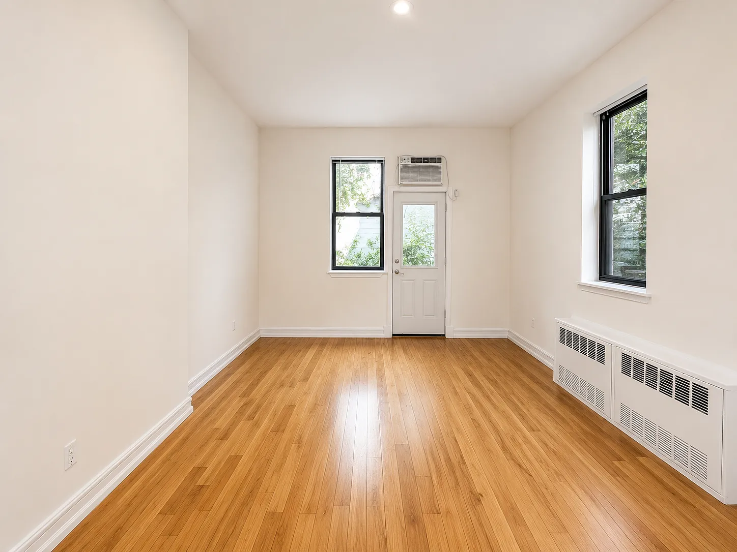 225 East 10th Street — Photo 2