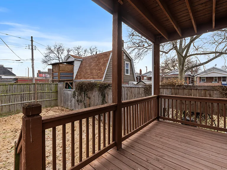 1st floor deck