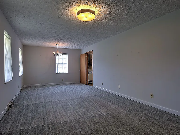 4660 Kingsport Hwy — Photo 20