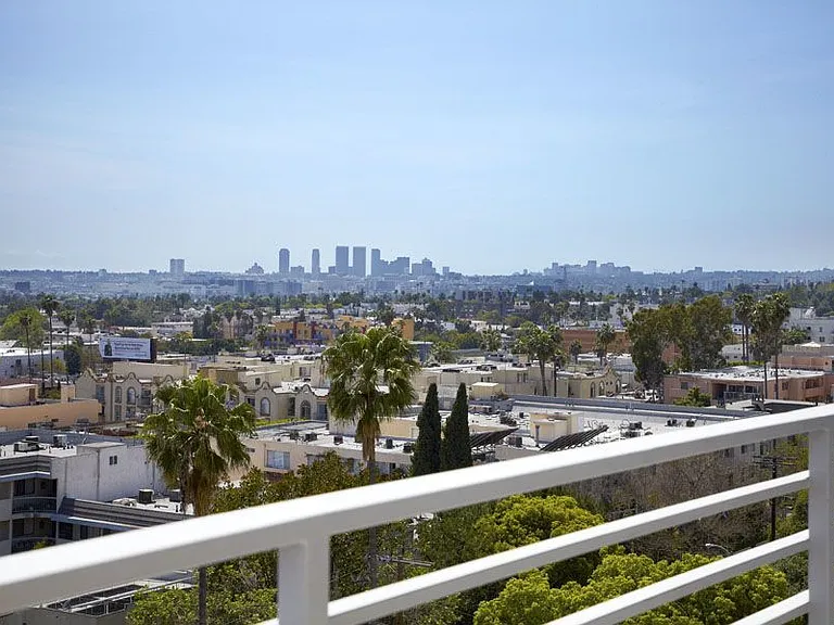 The Avenue Hollywood — Photo 22