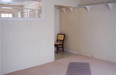 4th image of 119 Diana Ln W