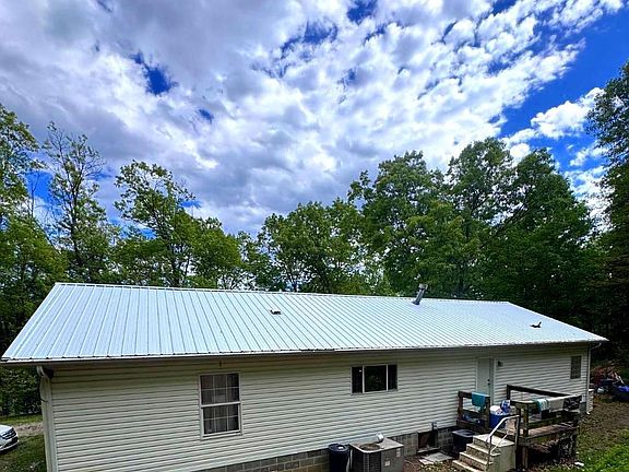 4th image of 155 Foxdale Ln