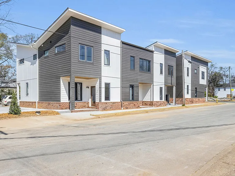 2248 Bailey Ave — Photo 36