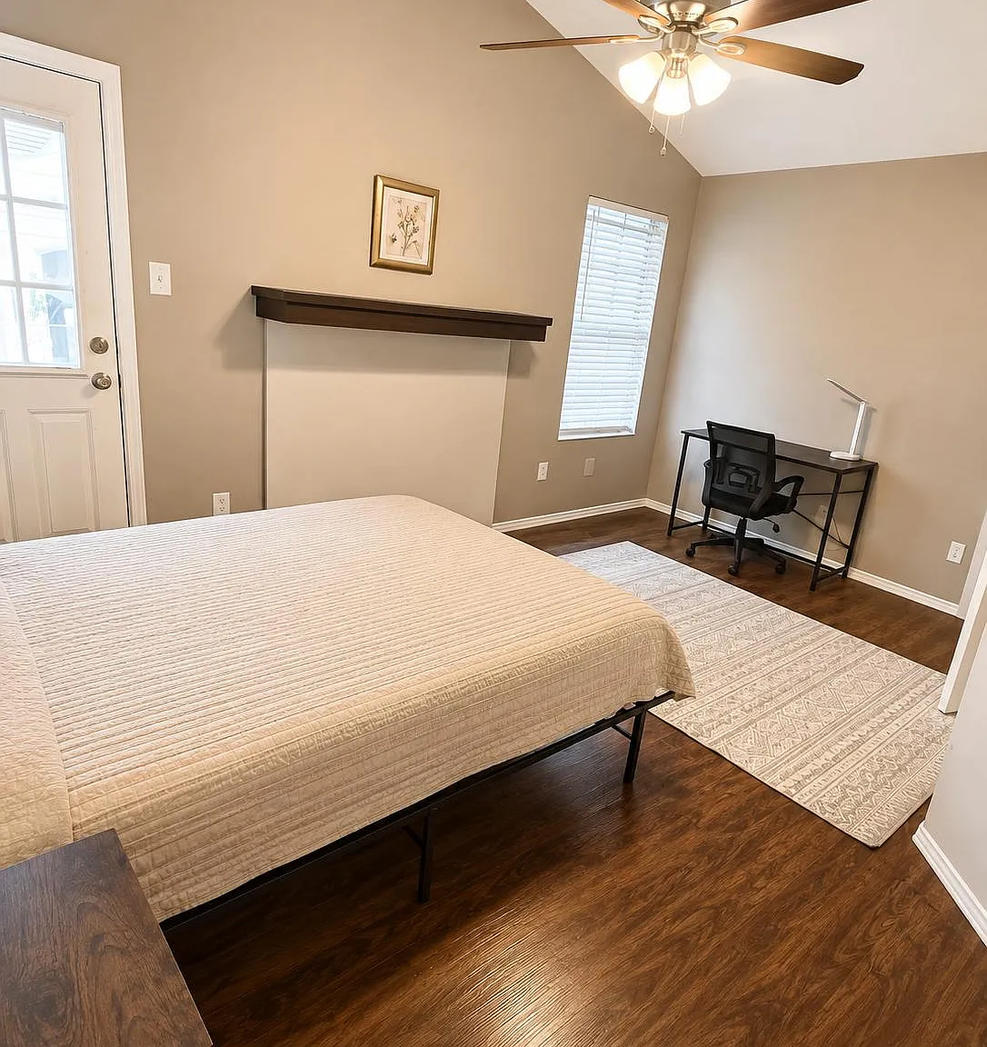 3 bed, 2.0 bath, 1250 sqft, $1,161 — Photo 1