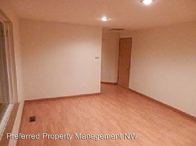 5th image of 5212 Grove St #B