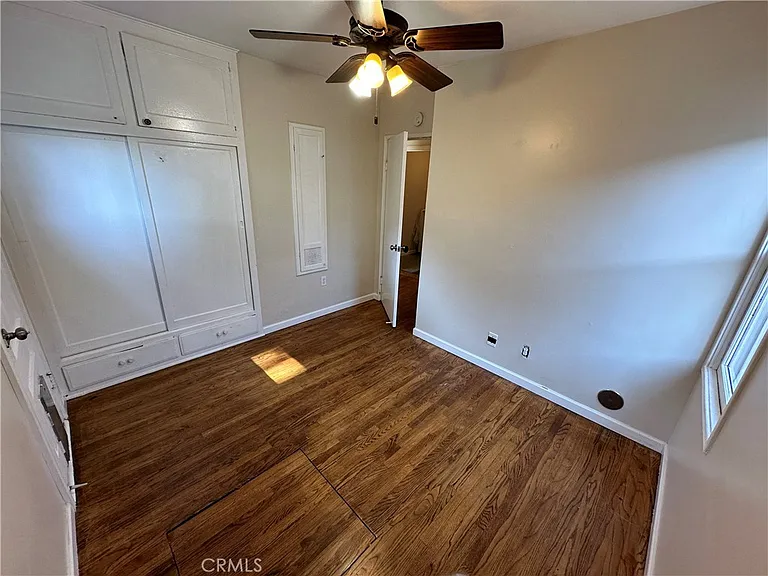 210 S Bush St — Photo 33