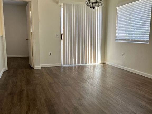 2nd image of 855 W San Ysidro Blvd APT 4