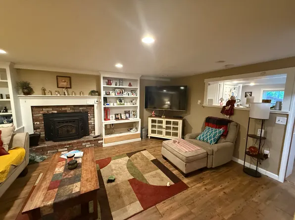 (undisclosed Address), Paxton, MA 01612