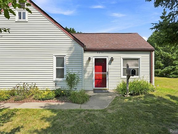 3rd image of 8251 McClellan St