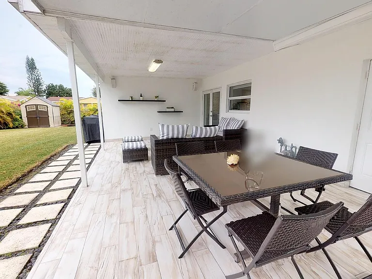 10805 SW 156th Ter — Photo 16
