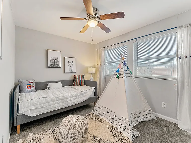 208 Green Acre Ln #212 — Photo 17