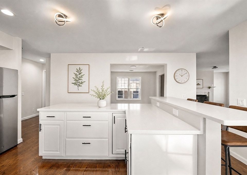 1st image of 52 Wheatland Ave #2