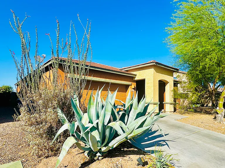 1145 E Madera Grove Ln — Photo 3