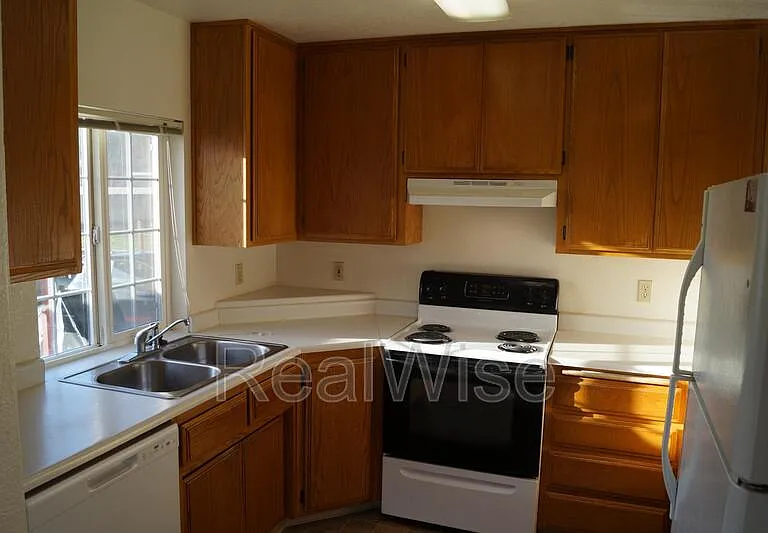 2141 NW North Hill Dr #B — Photo 6