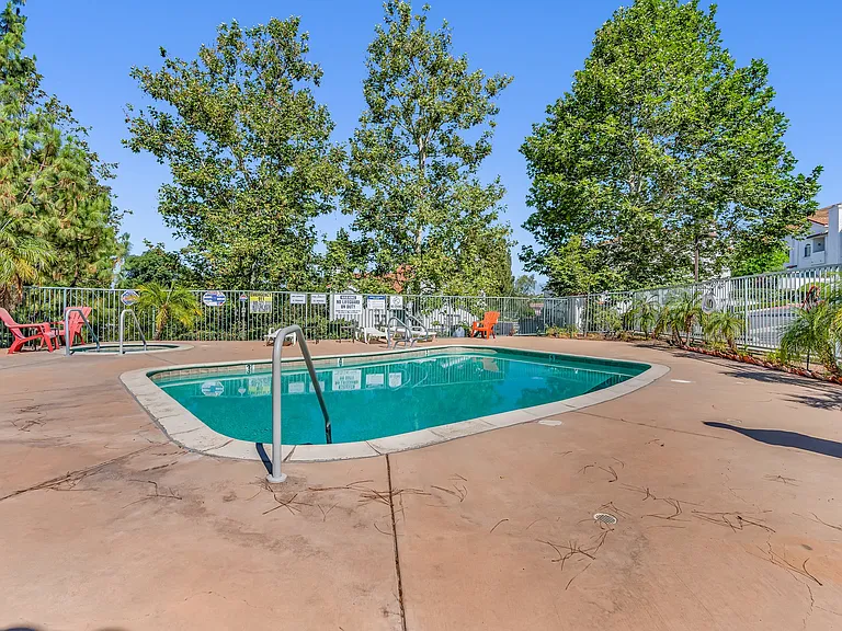 315 Westlake Vista Ln — Photo 9