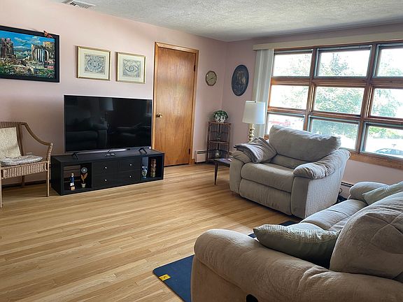 2nd image of 54 Ensign St