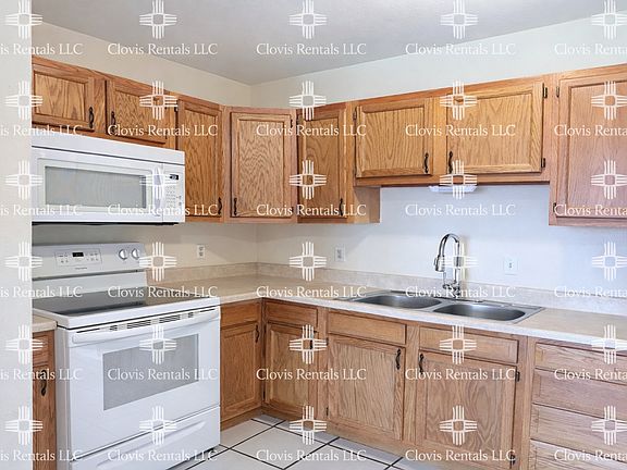 4th image of 129 Townsgate Plz APT B