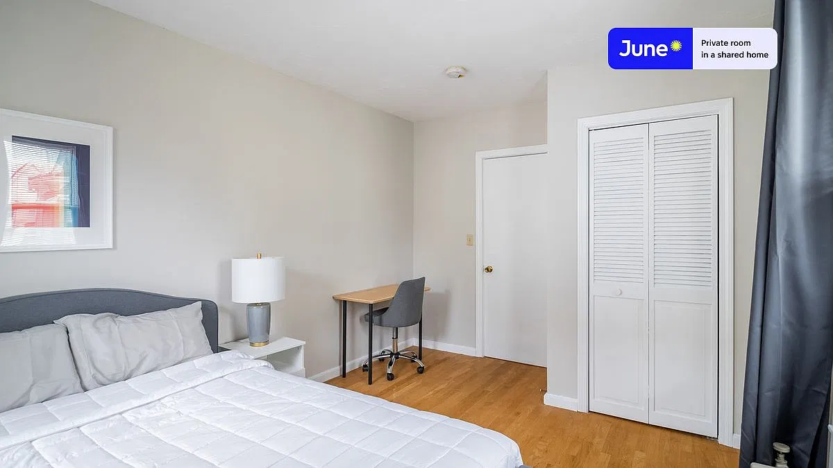 Full bedroom in 3 bed/1 bath home in Somerville #1668 C — Photo 3