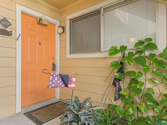 3rd image of 3506 Cove View Blvd APT 409