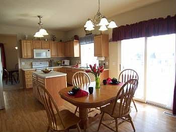 3rd image of 1717 Lakewood Dr