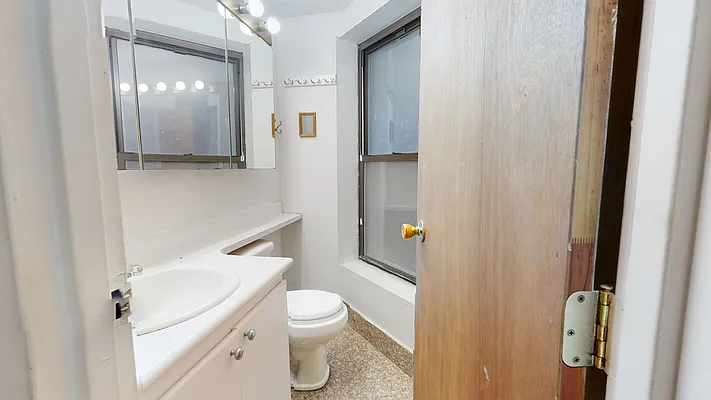 Rented by Bond New York | media 23