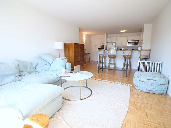 4th image of 225 8th Ave Unit 3-D