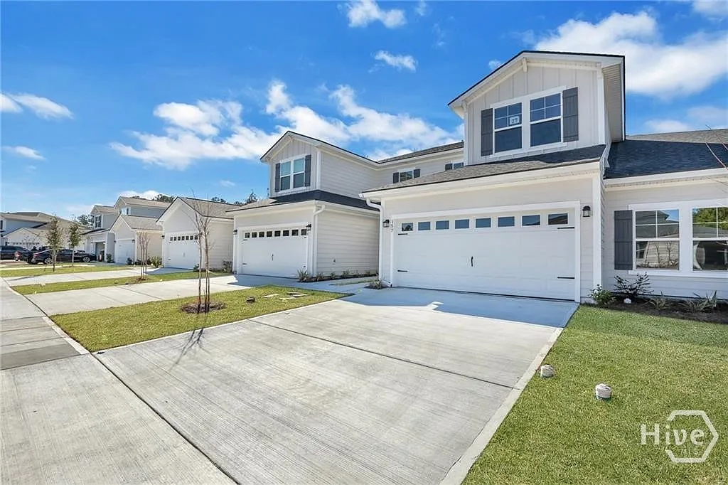 3 bed, 2.5 bath, 1886 sqft, $2,650 — Photo 2