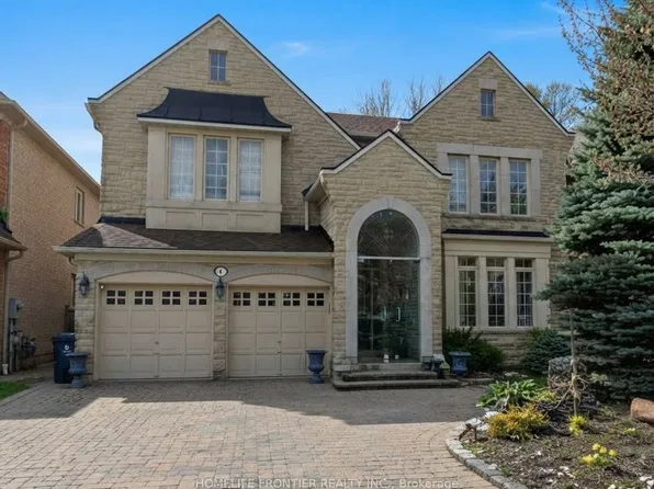 33 Green Meadows Cir, Toronto, ON M2J 5G6