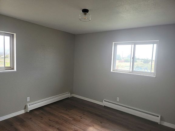 3rd image of 106 Grant St